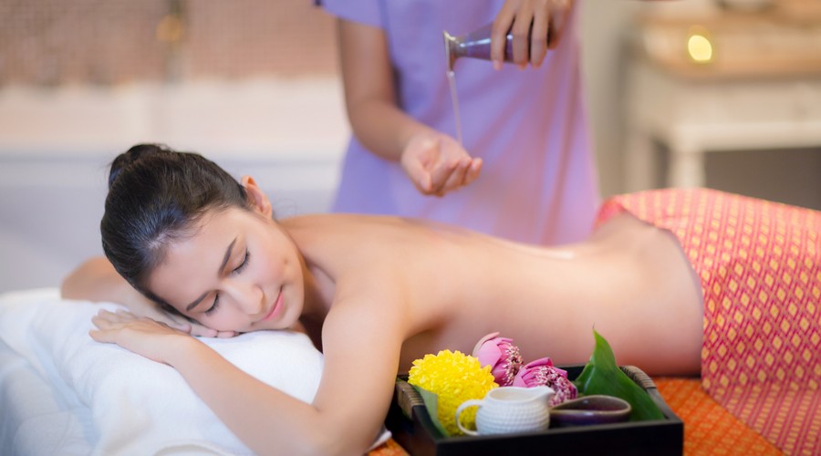 Hot Oil massage service in Oud Metha 